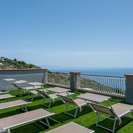 Hotel Montana SantʼAgata sui Due Golfi Εξωτερικό φωτογραφία
