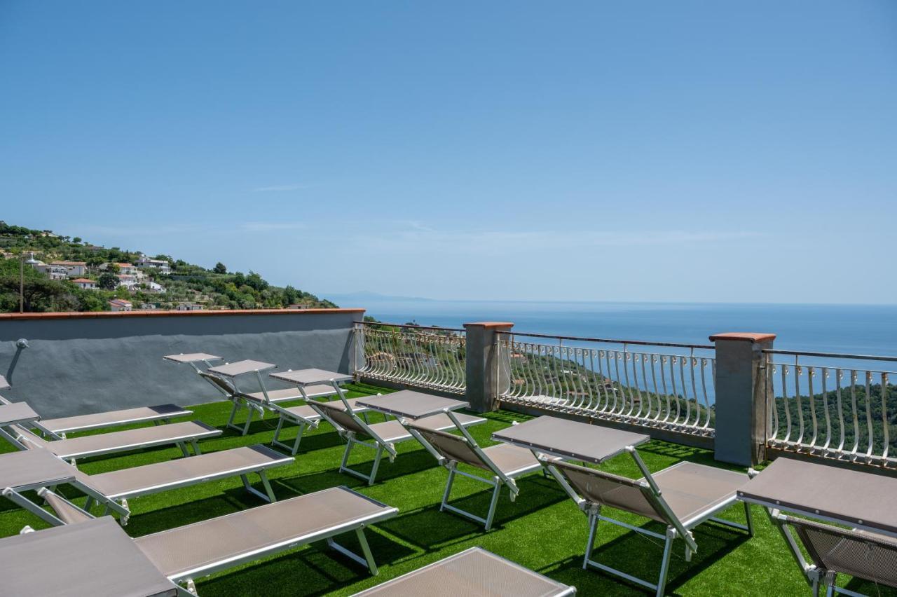 Hotel Montana SantʼAgata sui Due Golfi Εξωτερικό φωτογραφία