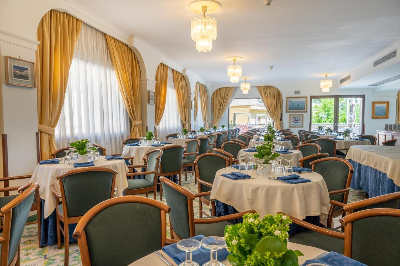 Hotel Montana SantʼAgata sui Due Golfi Εξωτερικό φωτογραφία