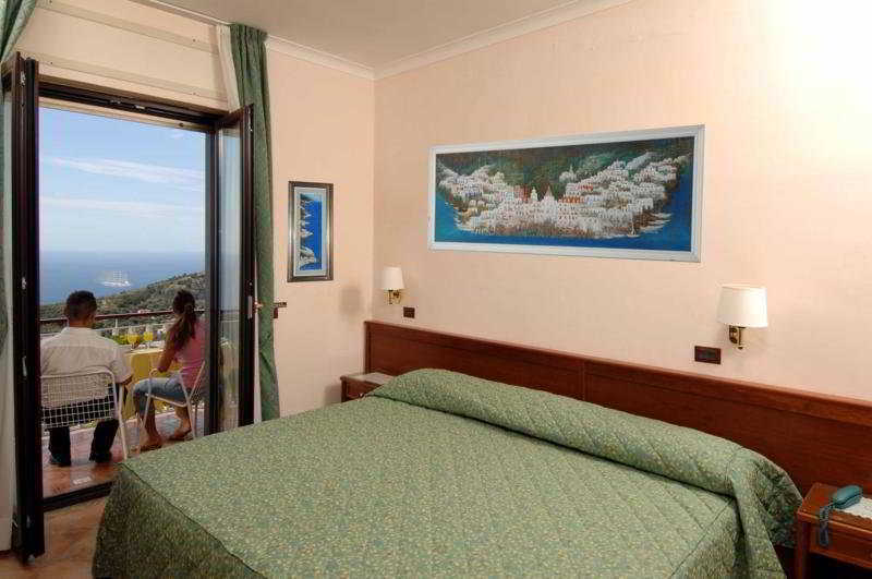 Hotel Montana SantʼAgata sui Due Golfi Εξωτερικό φωτογραφία