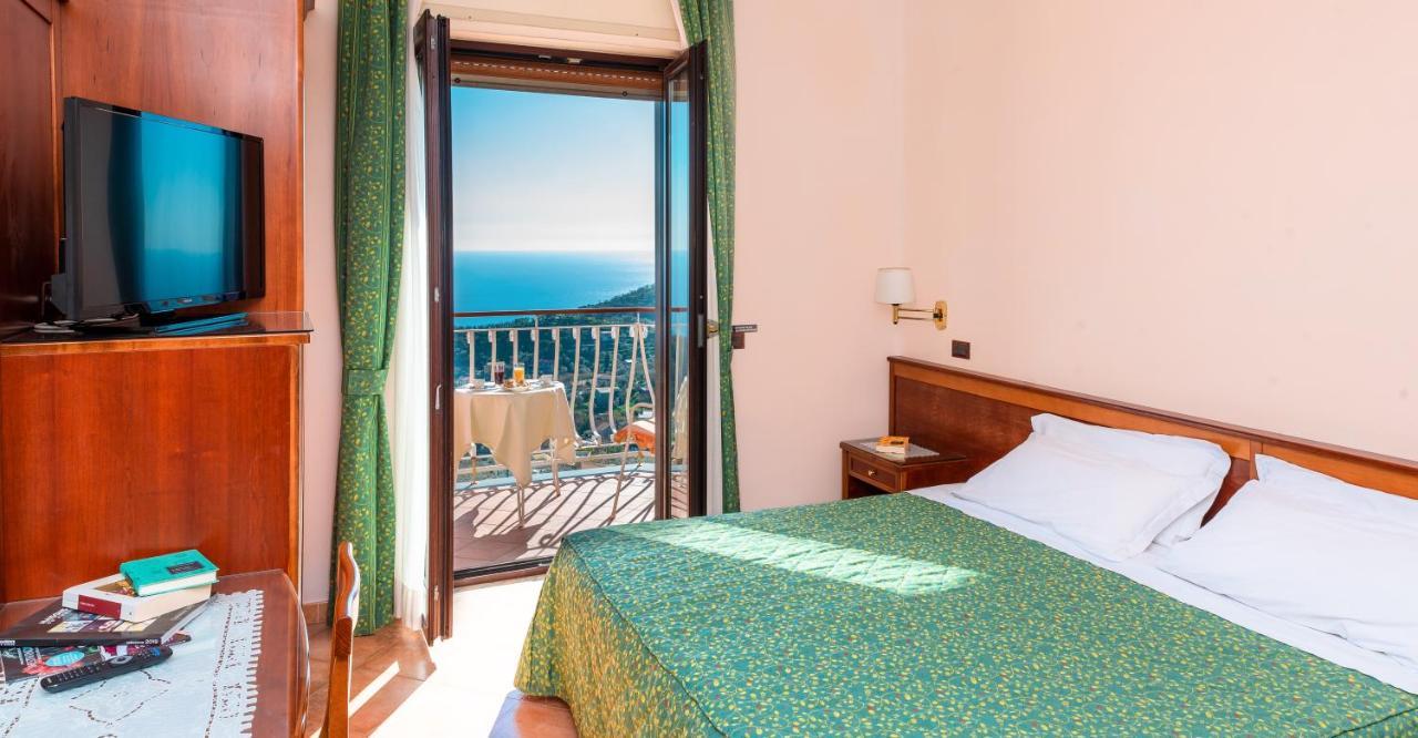 Hotel Montana SantʼAgata sui Due Golfi Εξωτερικό φωτογραφία